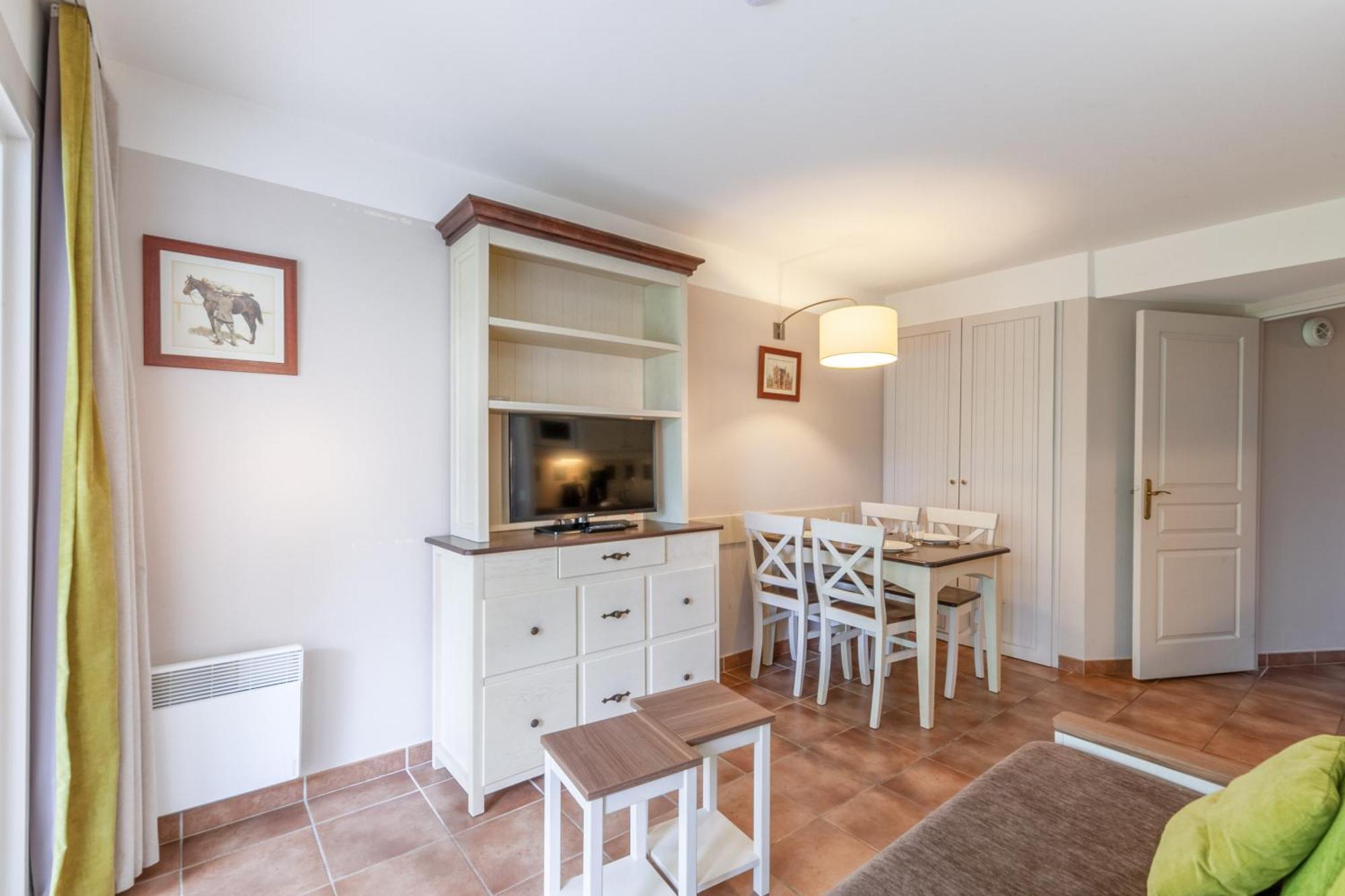 Village Pierre & Vacances Normandy Garden Бранвил Екстериор снимка
