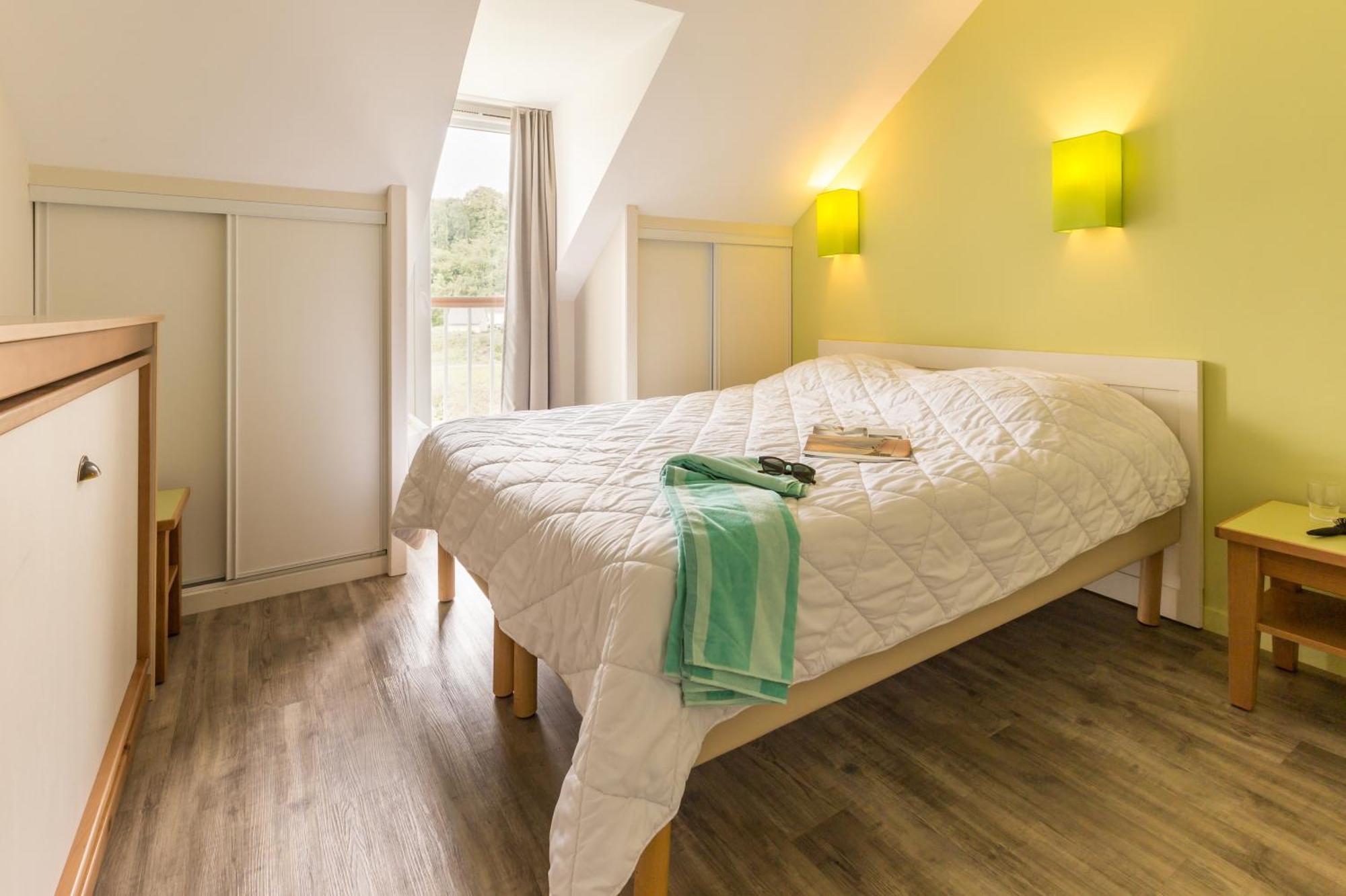 Village Pierre & Vacances Normandy Garden Бранвил Екстериор снимка