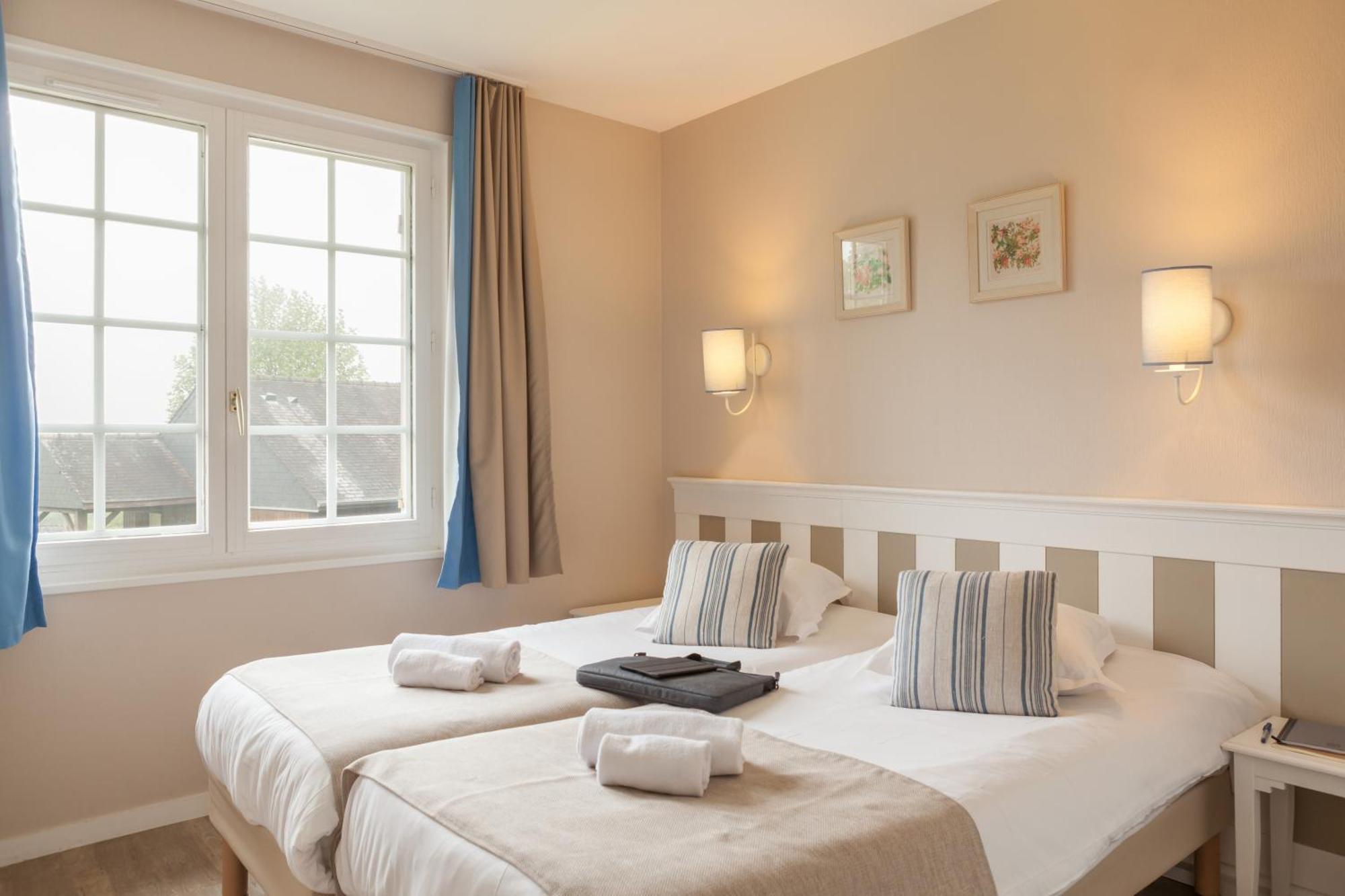 Village Pierre & Vacances Normandy Garden Бранвил Екстериор снимка