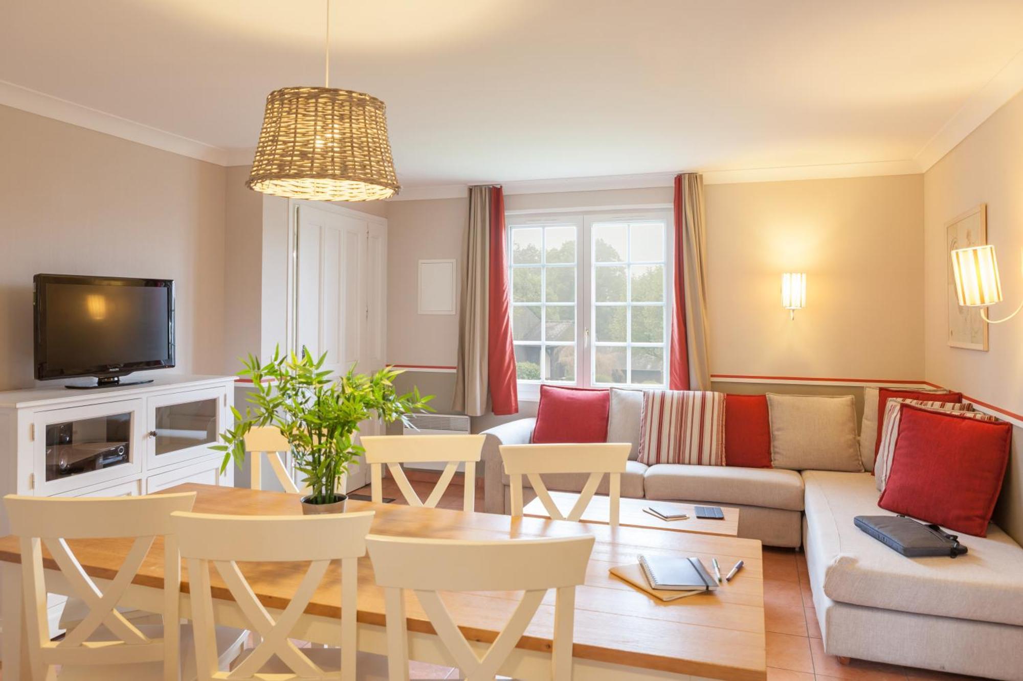 Village Pierre & Vacances Normandy Garden Бранвил Екстериор снимка