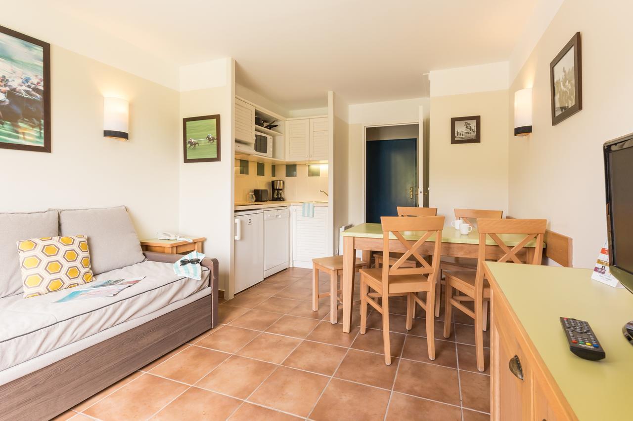 Village Pierre & Vacances Normandy Garden Бранвил Екстериор снимка